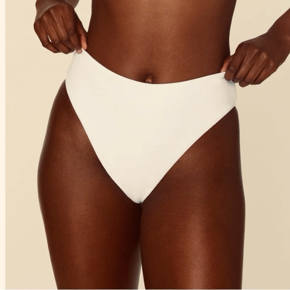 NWT Andie Swim The 90’s High Waist Bikini Bottom White and Gold Ribbed Size Med